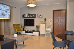 Amazing Apartment, Serres